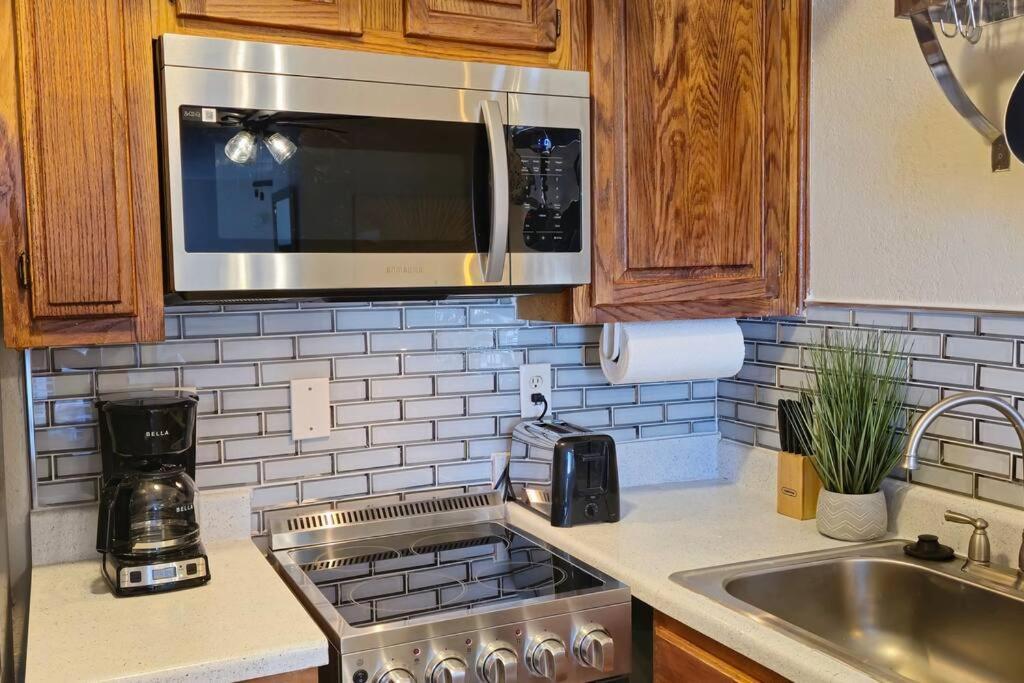Cozy Updated Cove Of Heaven, 5Mins To Lake Hefner! Οκλαχόμα Εξωτερικό φωτογραφία