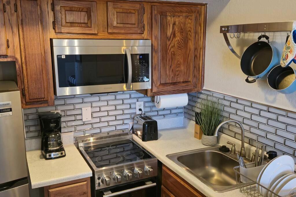 Cozy Updated Cove Of Heaven, 5Mins To Lake Hefner! Οκλαχόμα Εξωτερικό φωτογραφία
